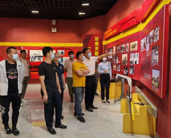 鷹擊長空 譜寫改革新篇——省建科院第一、二黨支部慶建黨百年參觀沈飛航空博覽園(圖3)