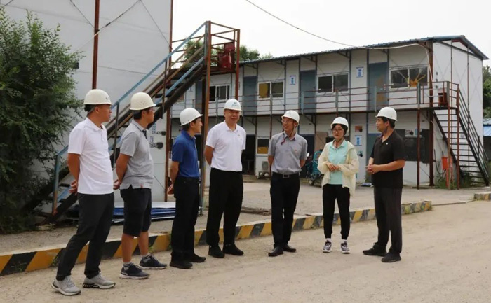 向高溫濕熱下奮戰(zhàn)在一線(xiàn)的公司廣大職工道一聲“你們辛苦了”(圖2)